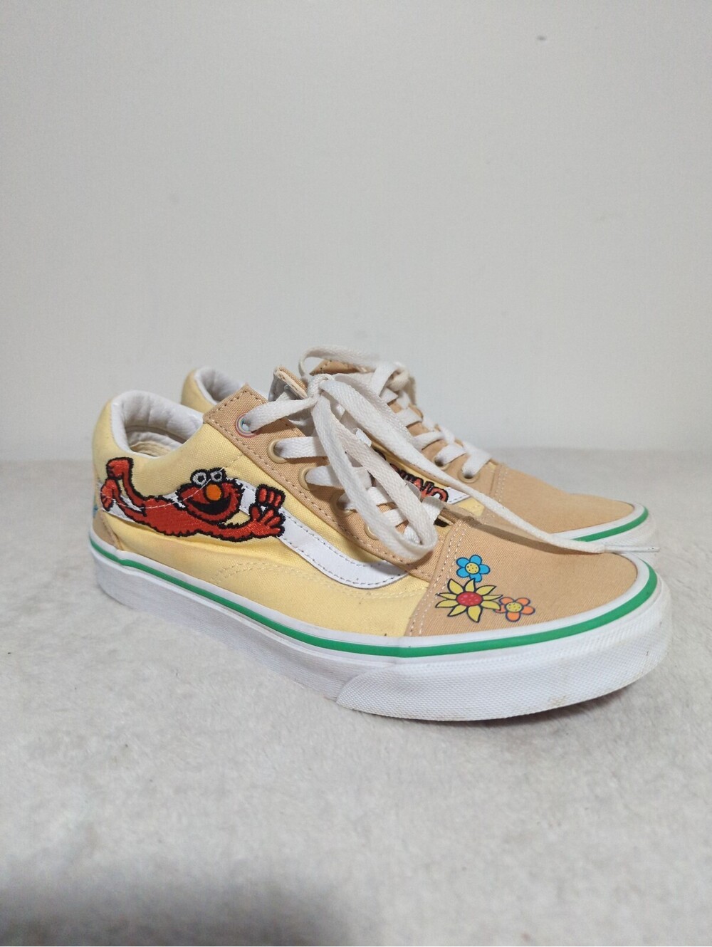 Vans Low Top Sneakers with Elmo and Floral Design Sesame Street Size 7